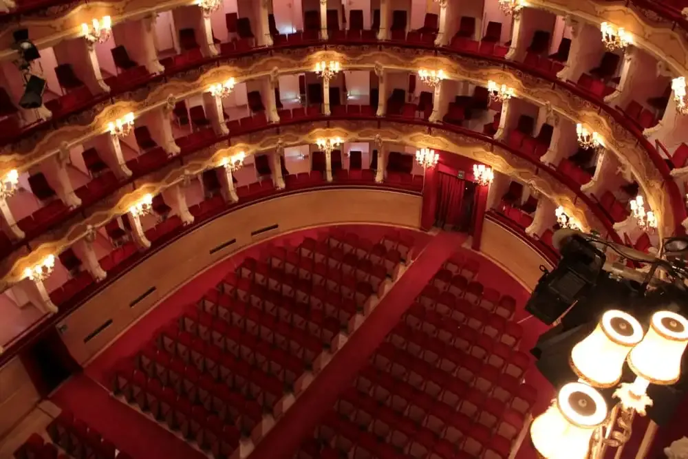 Teatro Da Ponte